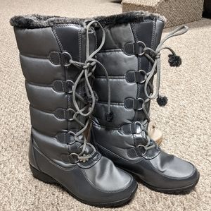 Gray snow boots